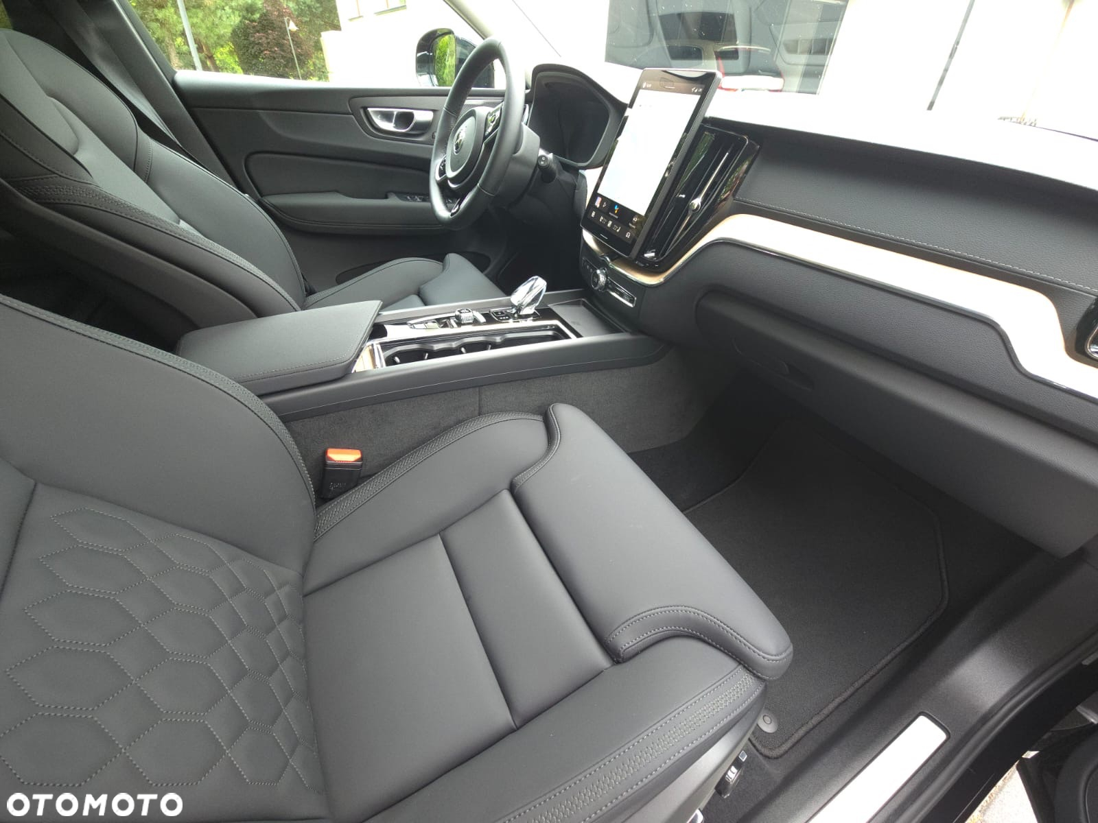 Volvo XC 60 T6 Plug-In Hybrid AWD Ultra Bright - 10