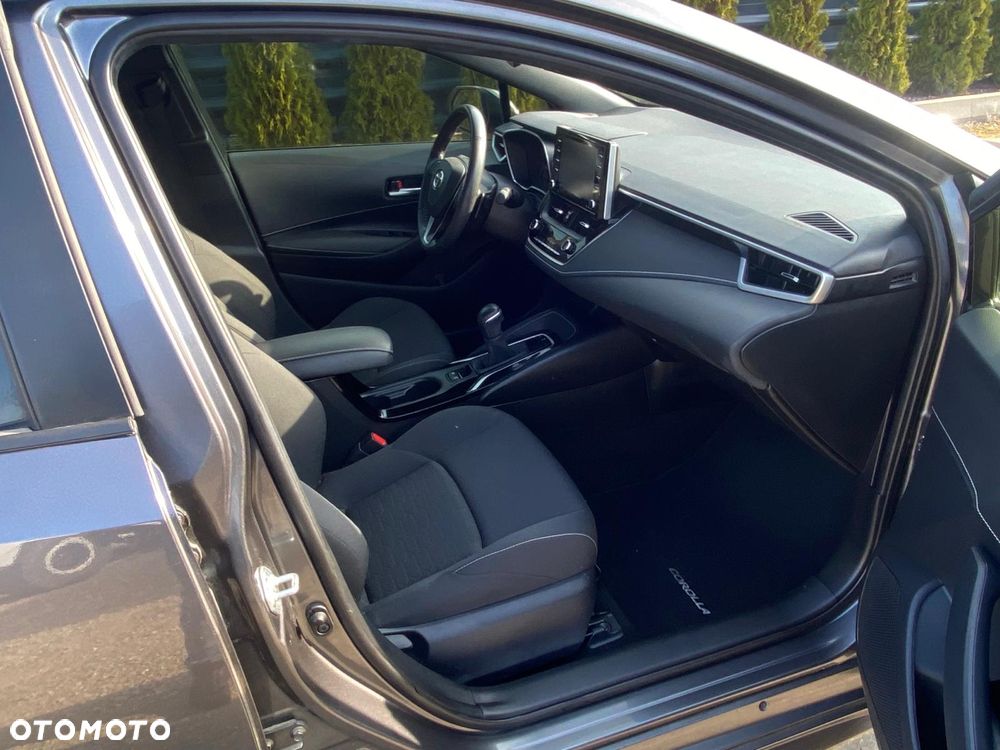 Toyota Corolla - 12