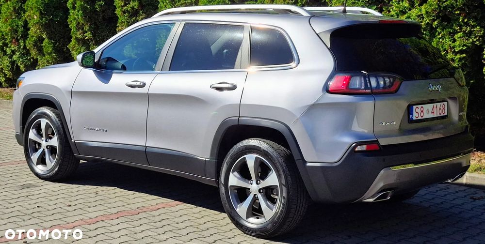 Jeep Cherokee - 22