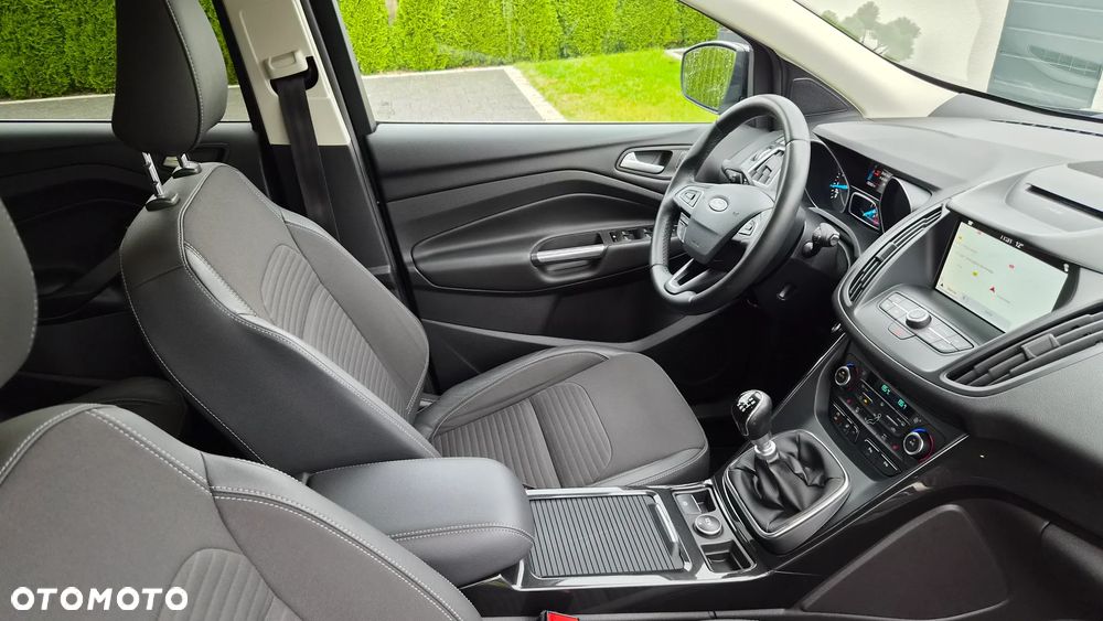Ford Kuga 1.5 EcoBoost 2x4 Titanium - 17
