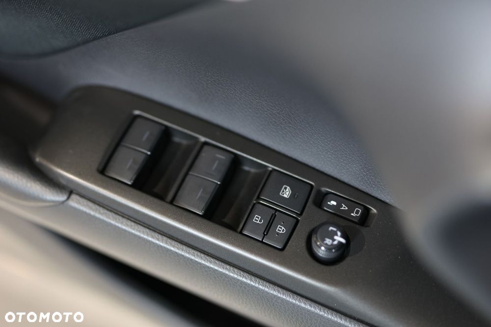 Toyota Camry - 24