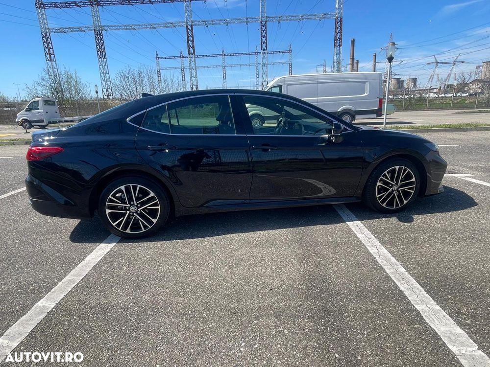 Toyota Camry 2.5 Dynamic - 33