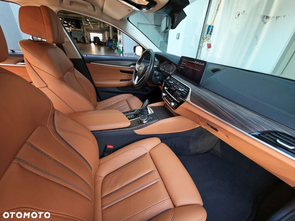 BMW Seria 5 530i xDrive mHEV Luxury Line - 14