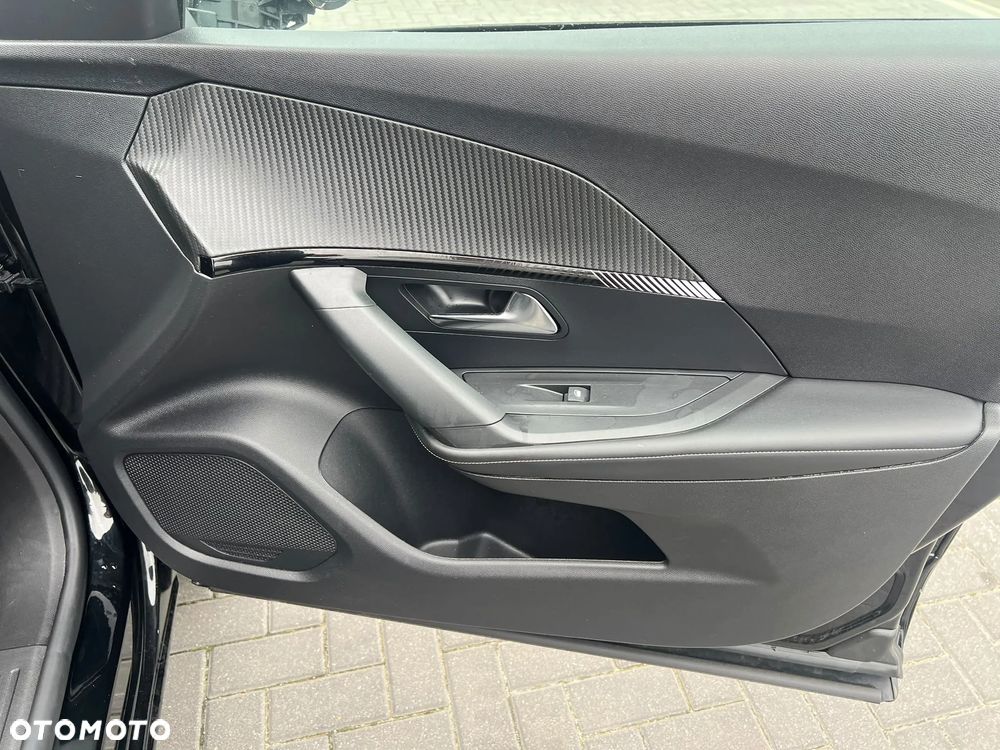 Peugeot 2008 PureTech 100 Allure - 17