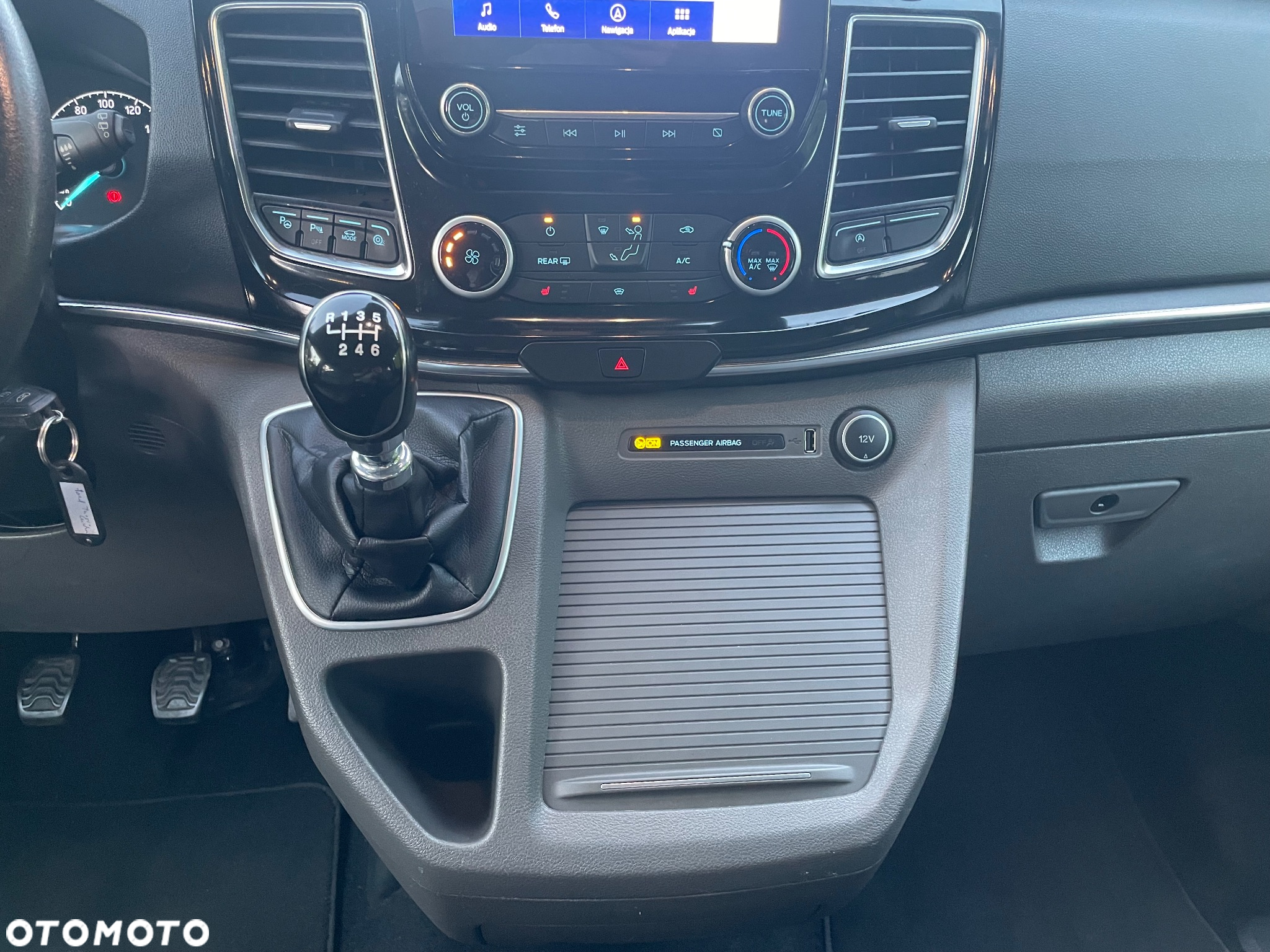 Ford Tourneo Custom 320 L2H1 VA MH Titanium X - 18