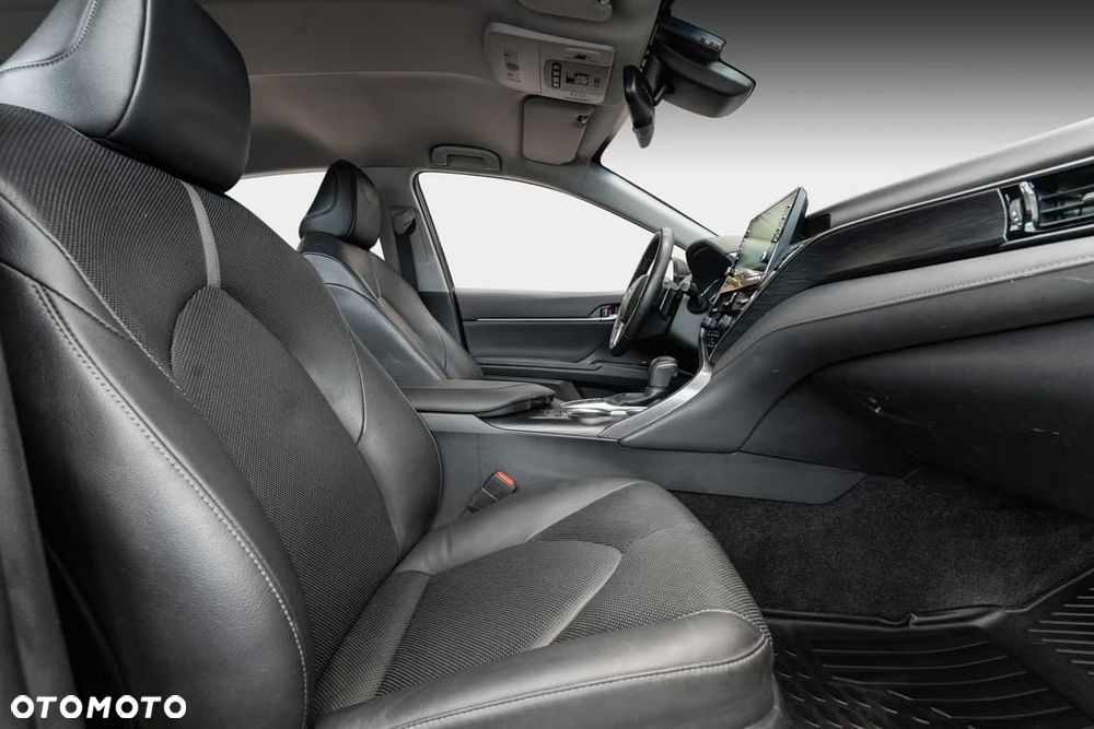 Toyota Camry 2.5 Hybrid Comfort CVT - 11