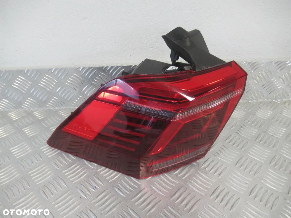 LAMPA TYLNA TYŁ LEWA VW TIGUAN II 2 LIFT IQ.LIGHT 2020- - 2