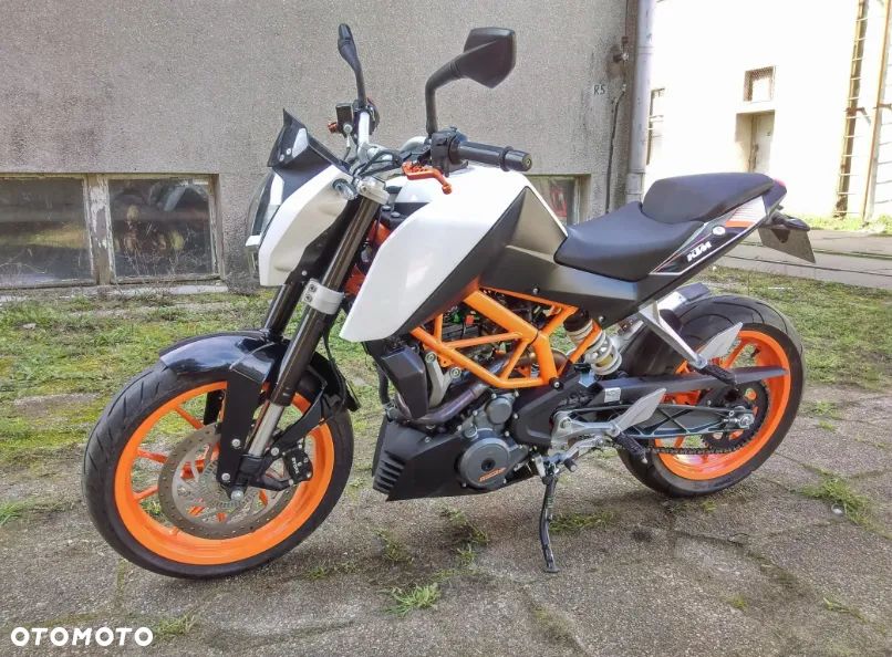 KTM DUKE 390 125 SWAP wydech akrapovic owiewka osłona boczek zbiornik silnik zawieszenie set podnóżek swap siedzenie chłodnica regulator moduł przełącznik przekaźnik licznik wiązka tłumik czasza wypełnienie licznik gaźnik silnik stelaż - 1