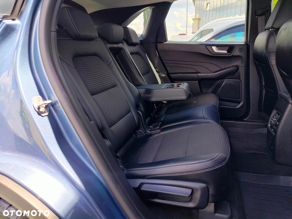 Ford Kuga 2.5 FHEV AWD Titanium eCVT - 11