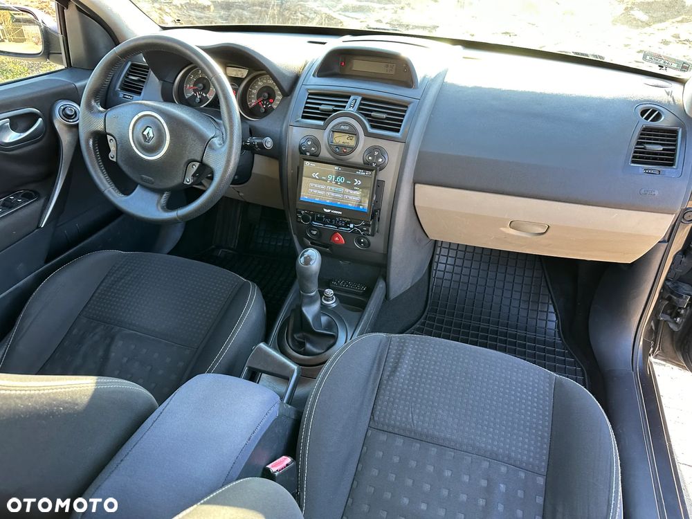 Renault Megane 1.6 Privilege - 3