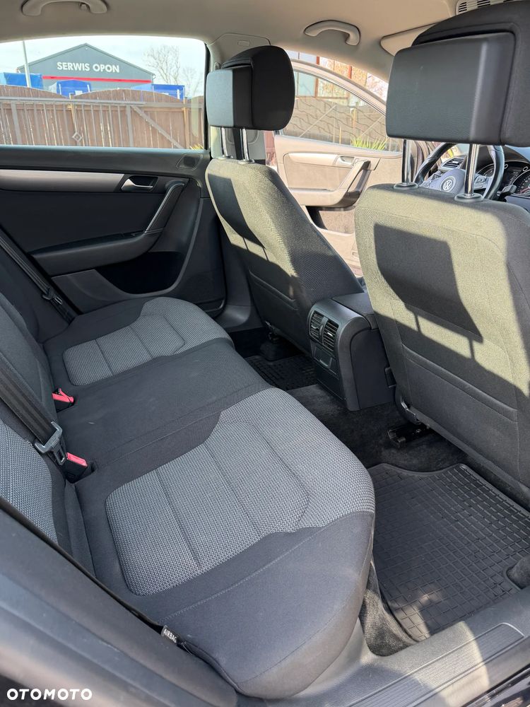 Volkswagen Passat - 18