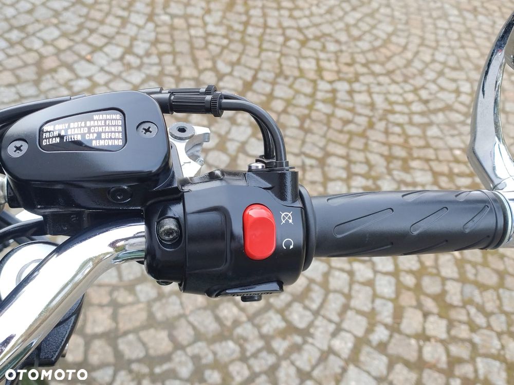 Triumph Thruxton - 24