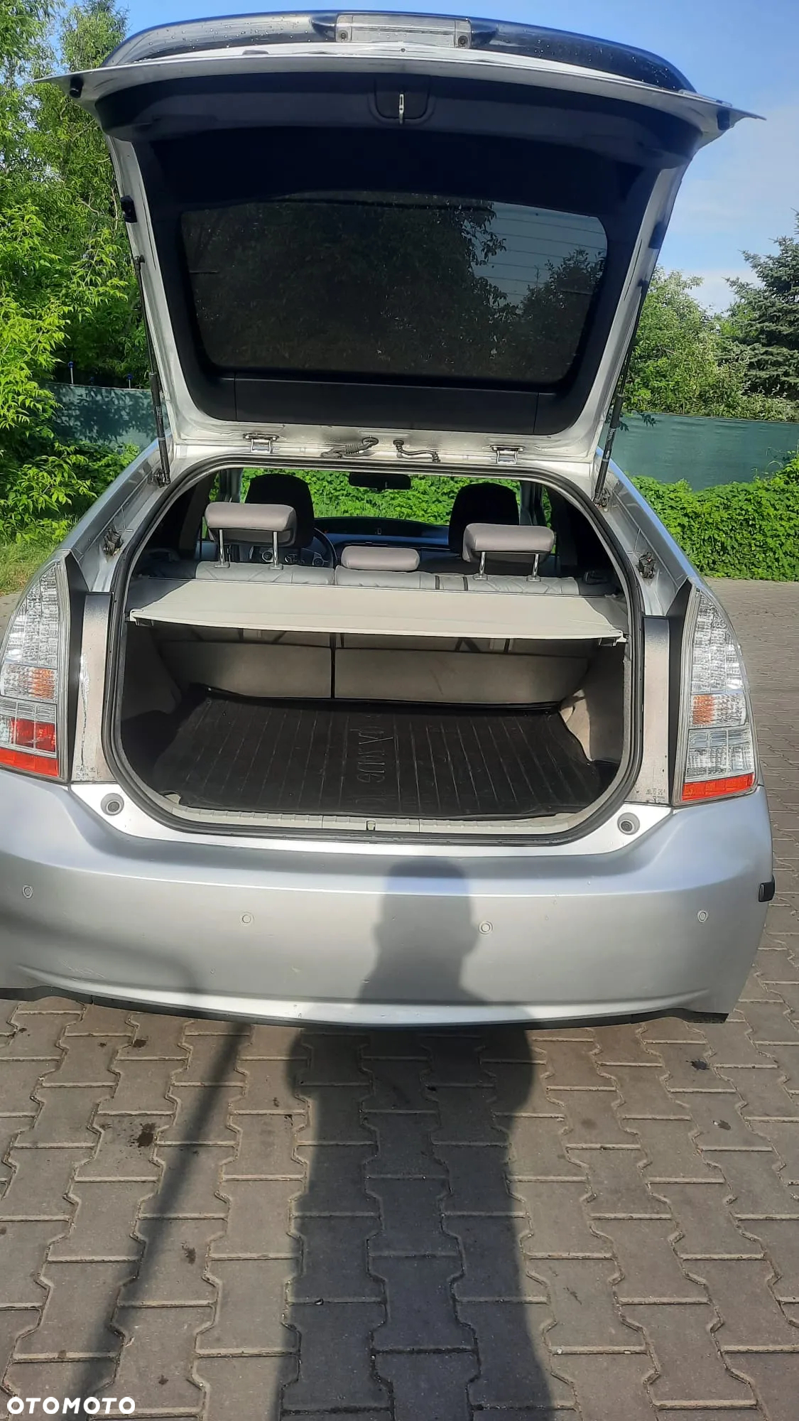 Toyota Prius (Hybrid) - 13