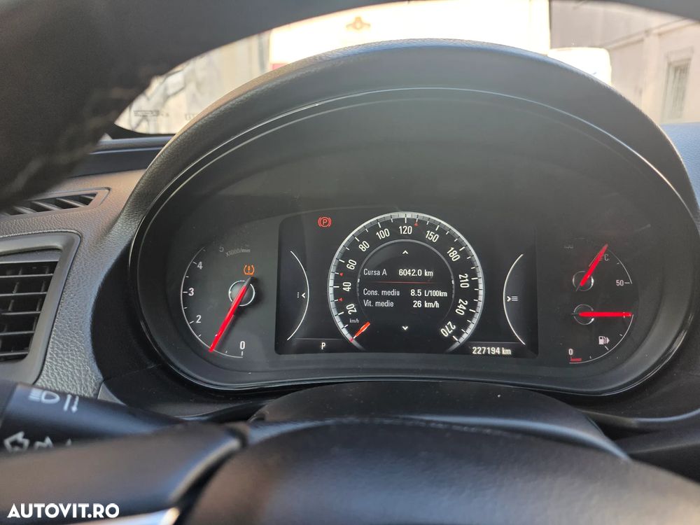 Opel Insignia 1.6 CDTI Aut. Edition - 2