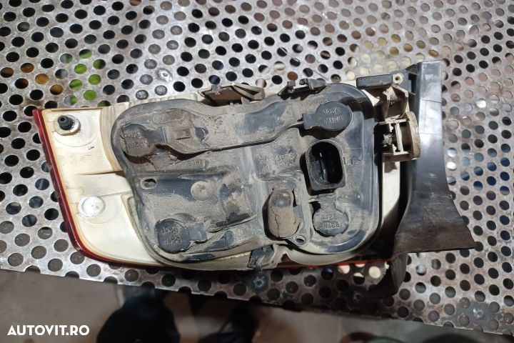 Lampa / Tripla stop stanga pe aripa LIMUZINA 8E5945095 Audi A4 B7 [20 - 2