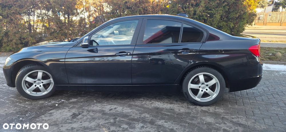 BMW Seria 3 325d Sport-Aut Luxury Line - 7