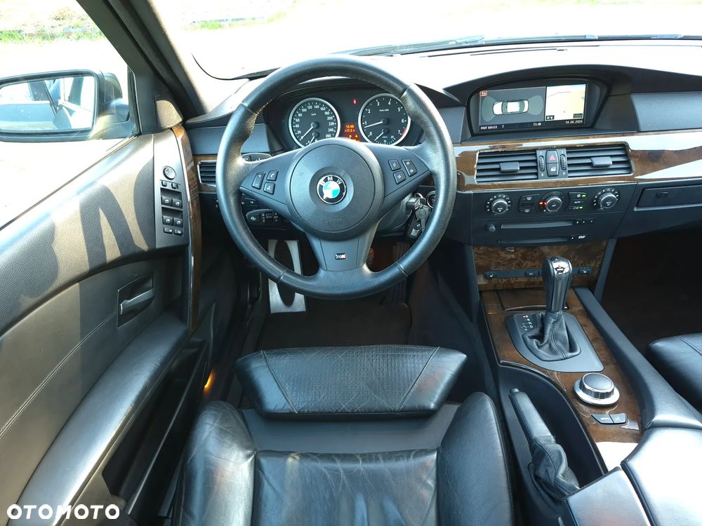 BMW Seria 5 540i - 13