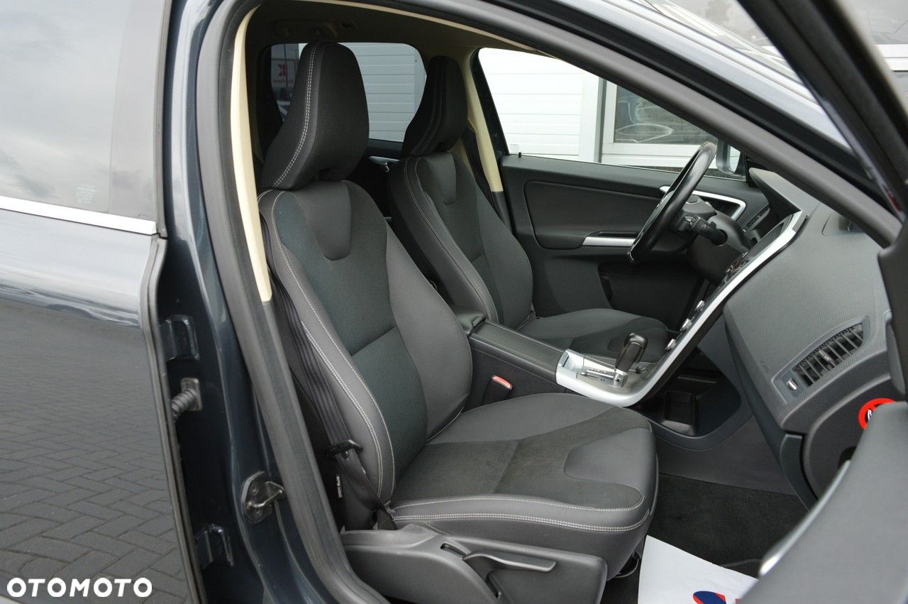 Volvo XC 60 D4 Geartronic Momentum - 23