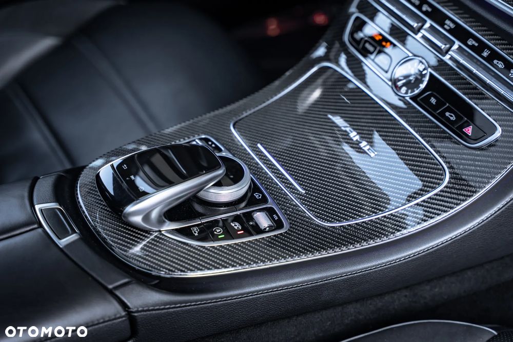 Mercedes-Benz Klasa E - 28