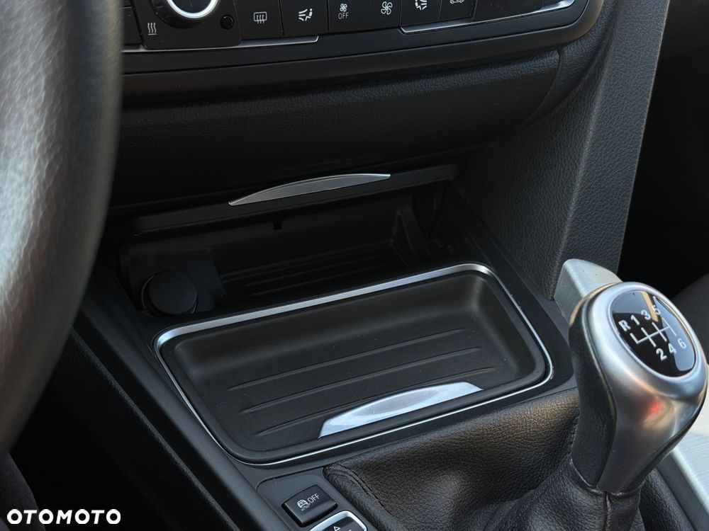 BMW Seria 3 320d - 22