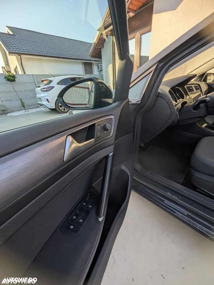 Volkswagen Golf - 12