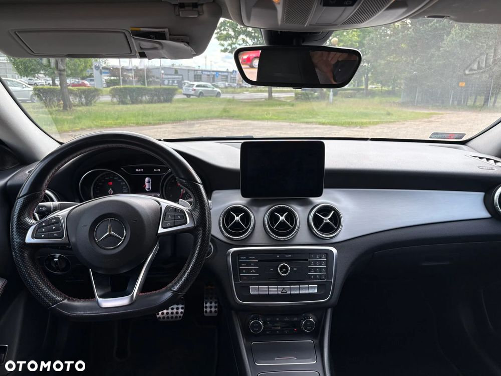 Mercedes-Benz CLA 220 4-Matic AMG Line - 8