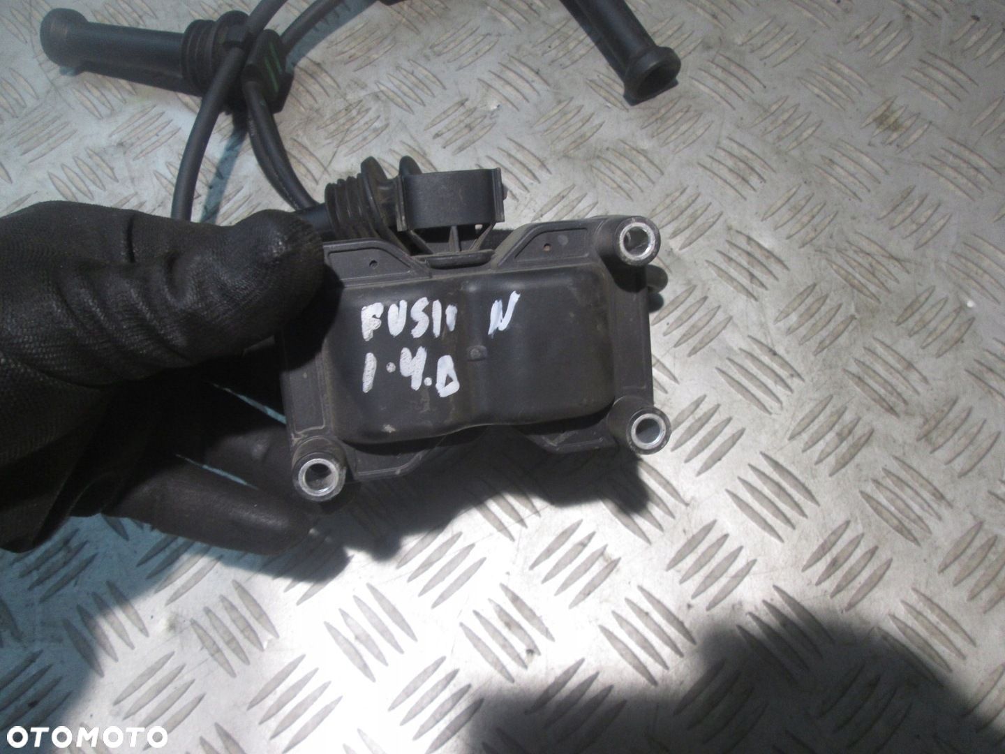 CEWKA ZAPŁONOWA FORD FUSION NGK U2001 - 1