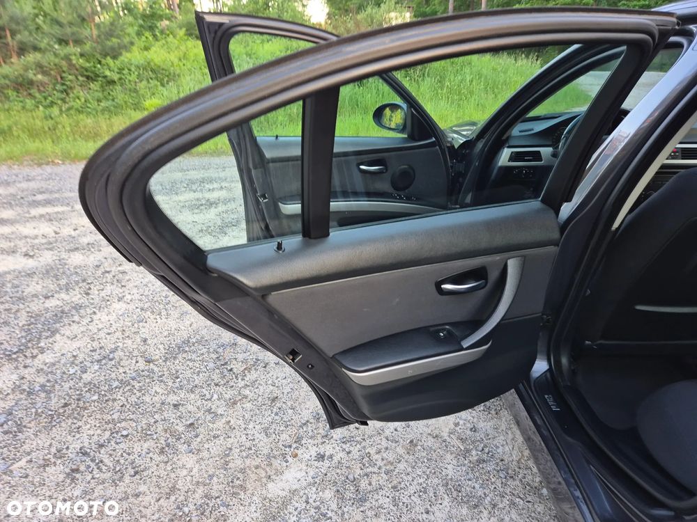 BMW Seria 3 - 25