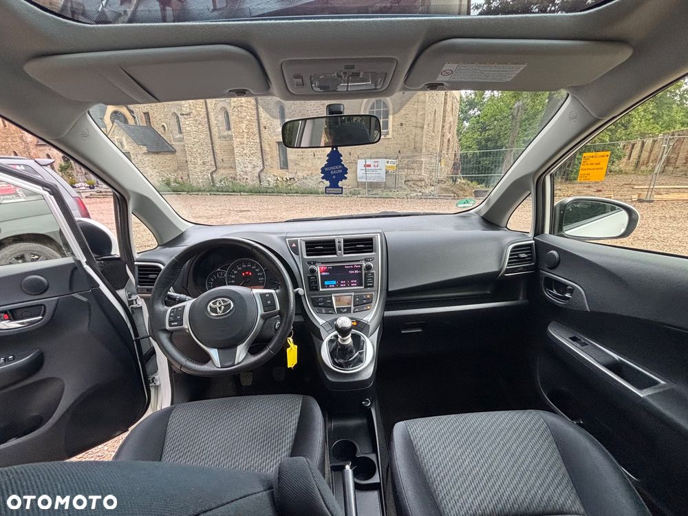 Toyota Verso S 1.33 Premium - 27