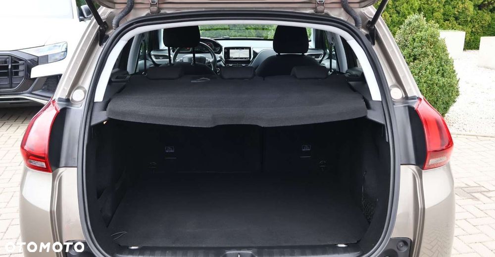 Peugeot 2008 - 8
