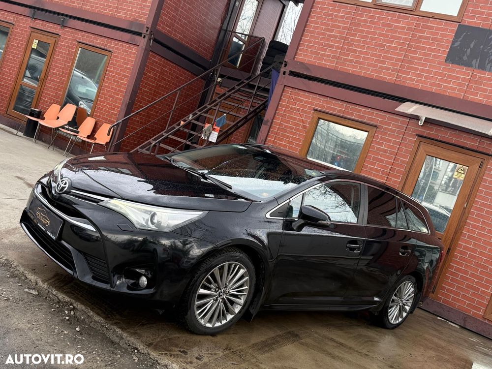 Toyota Avensis 2.0 D-4D Elegance - 1