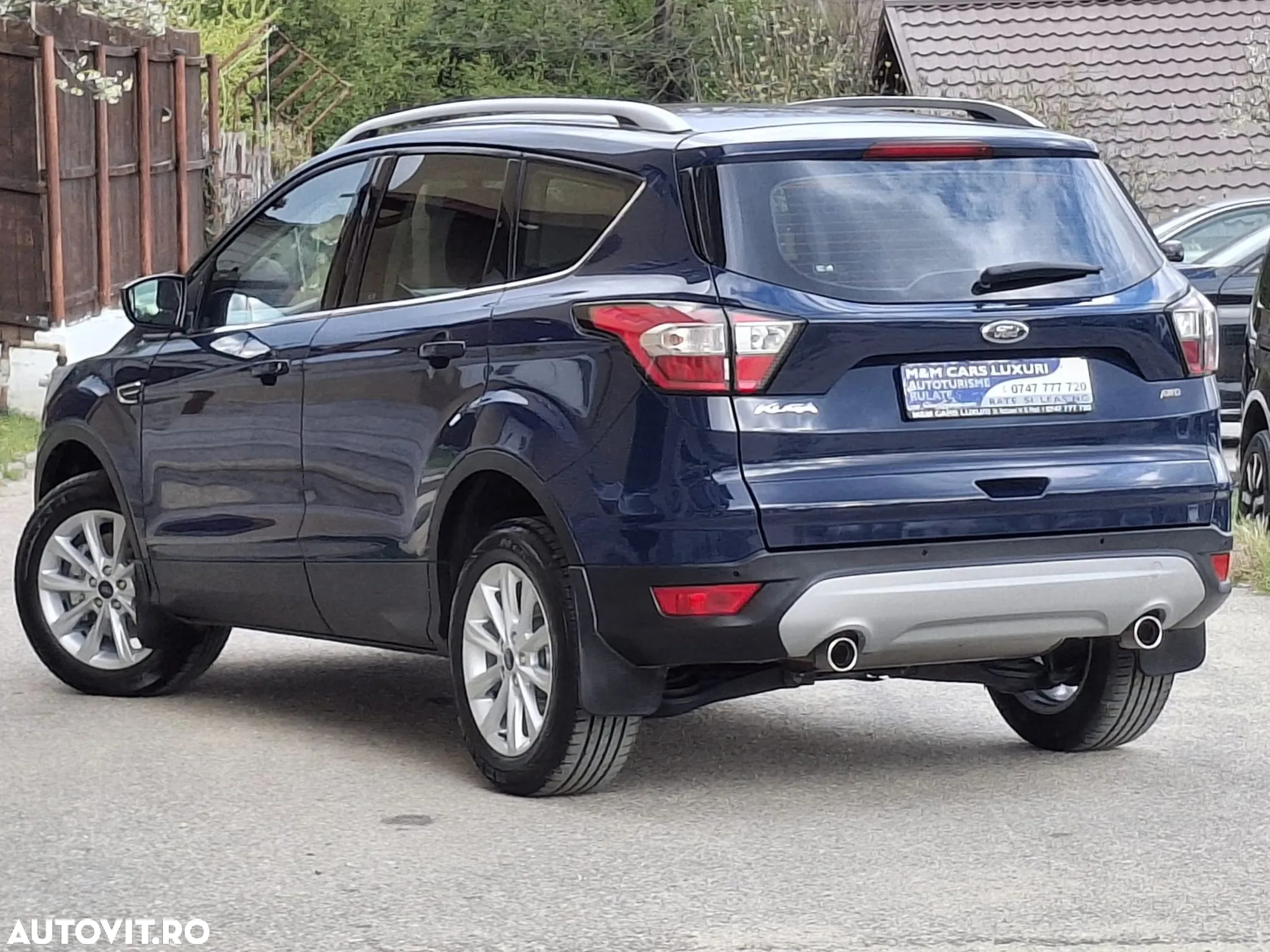 Ford Kuga 2.0 TDCi 4x4 Aut. Business Edition - 4