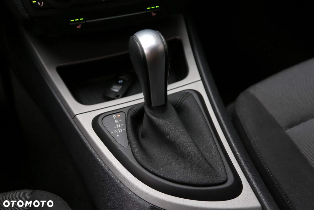 BMW Seria 1 118i - 16