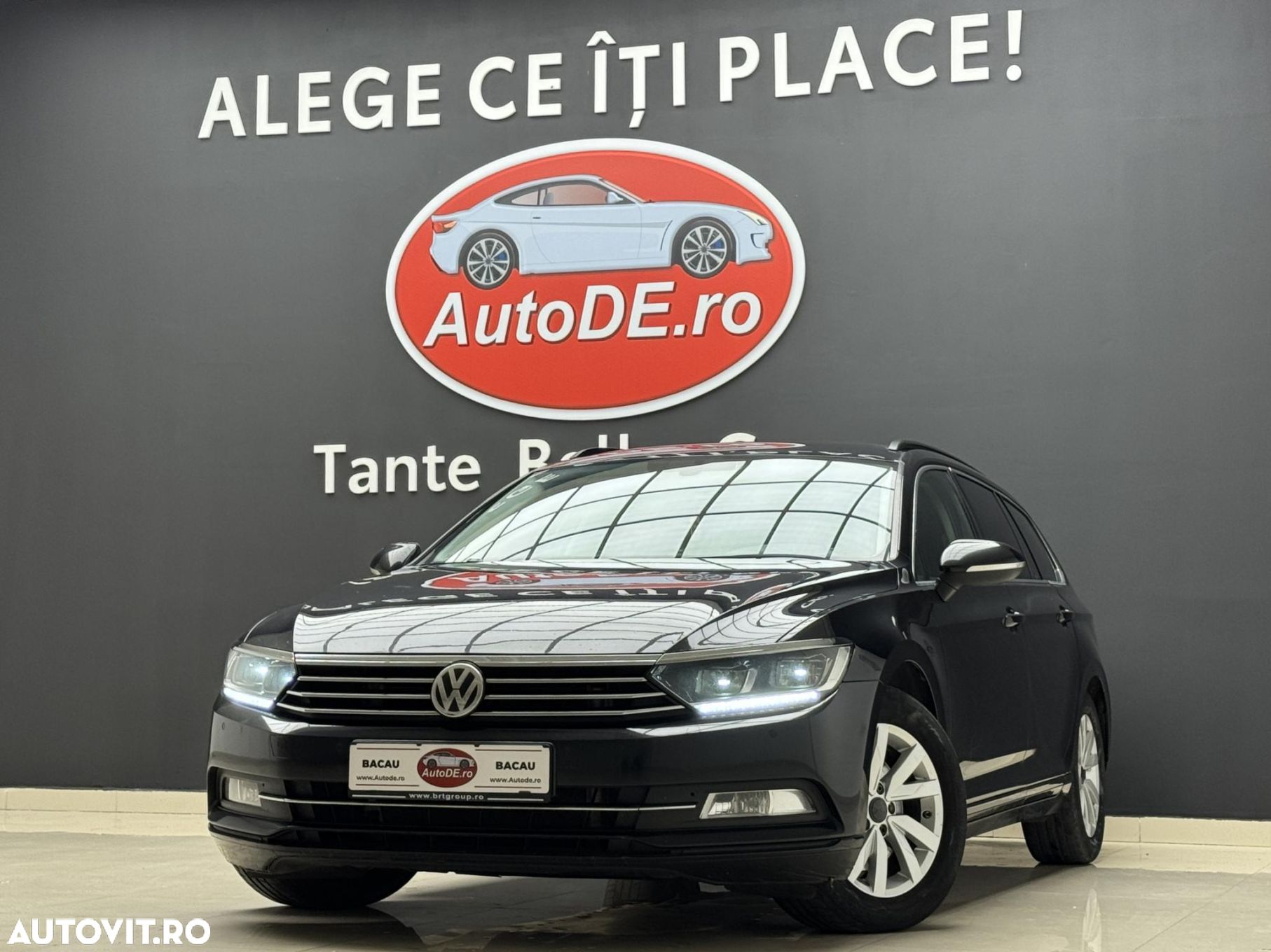 Volkswagen Passat - 1