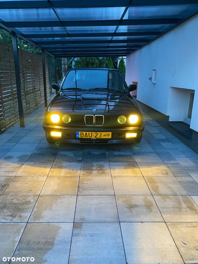 BMW Seria 3 325i - 16