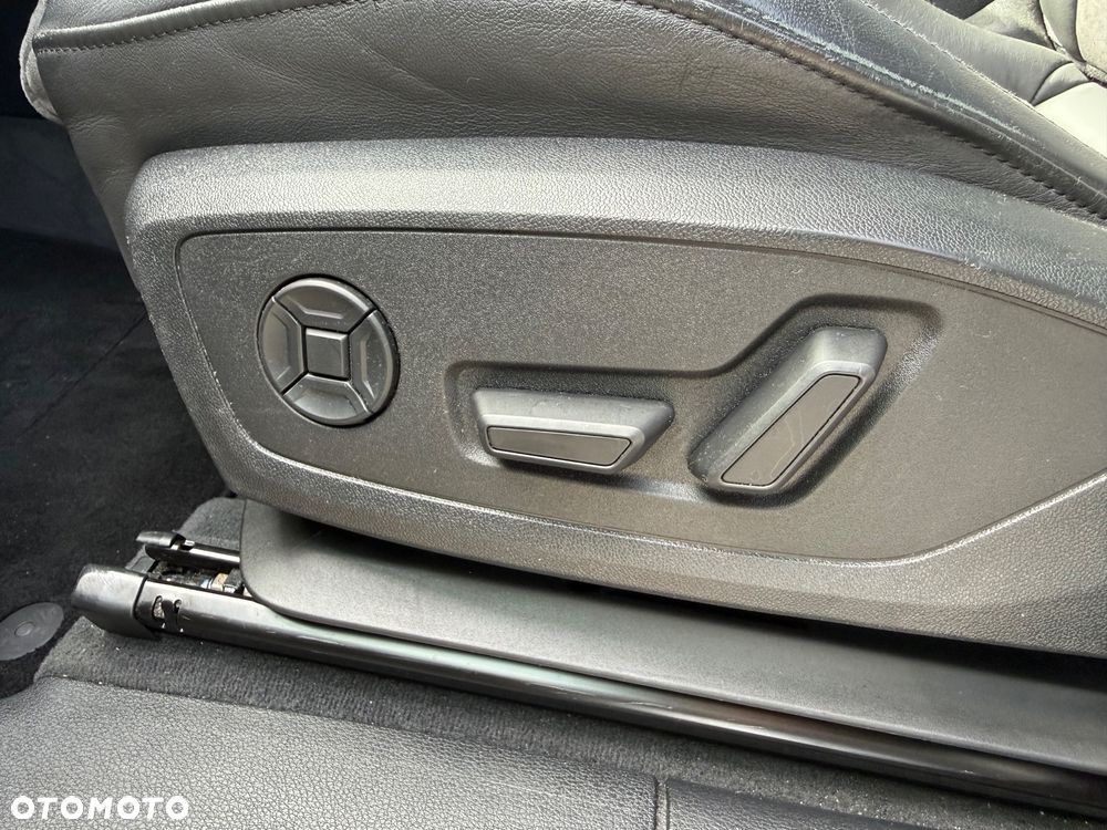 Audi Q3 2.0 TDI S tronic - 31