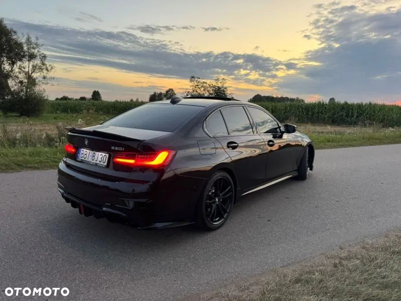 BMW Seria 3 330i - 4