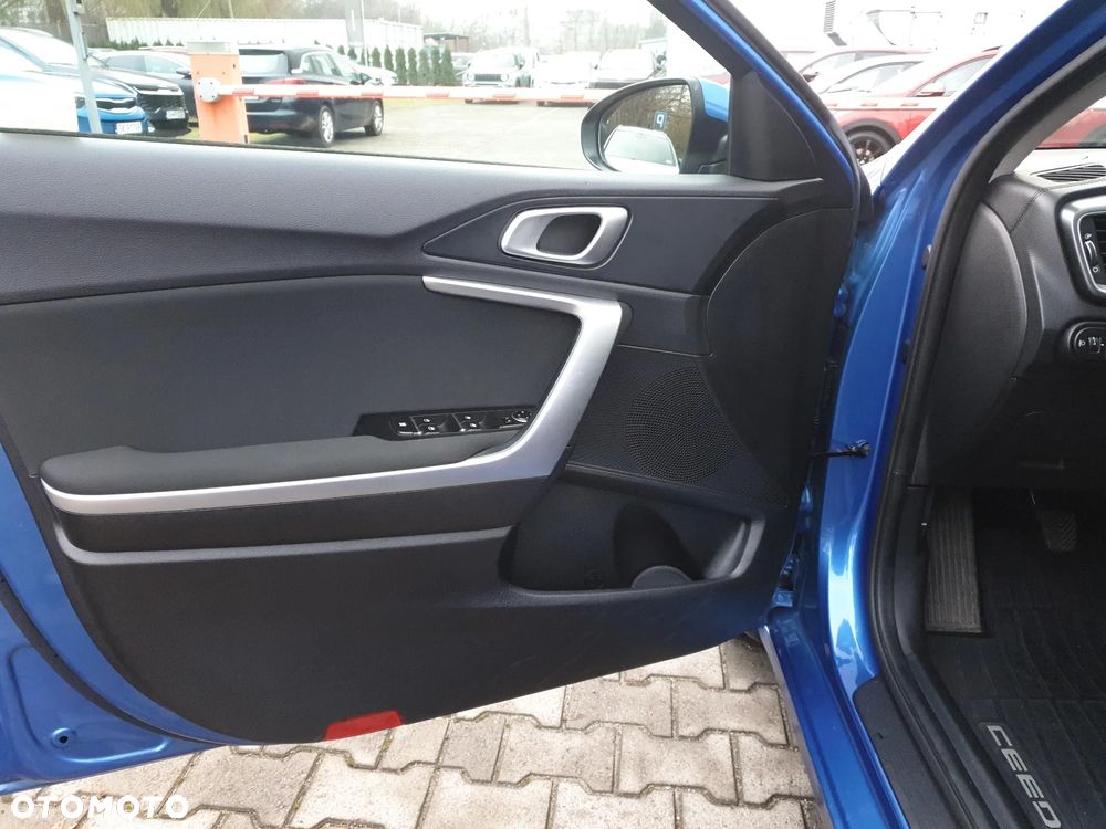 Kia Ceed 1.5 T-GDI M - 10