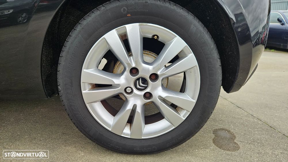 Citroën DS3 1.6 HDi Airdream So Chic - 24