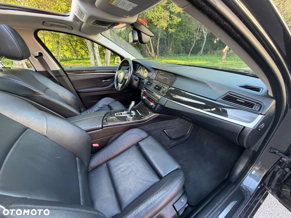 BMW Seria 5 528i xDrive Sport-Aut - 17