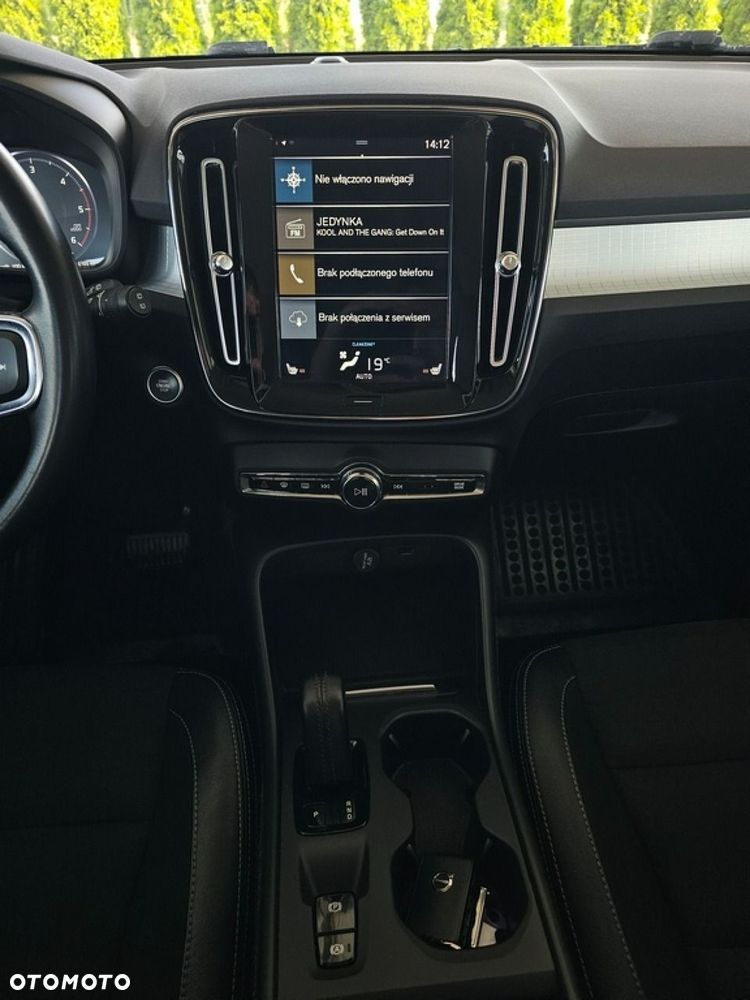 Volvo XC 40 - 18