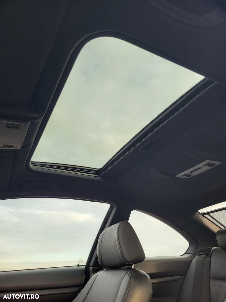 BMW Seria 3 325d - 24