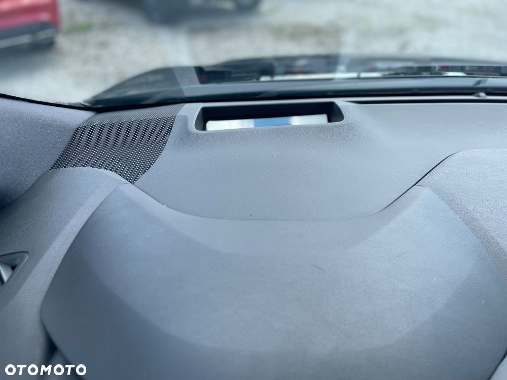 Toyota Corolla - 12
