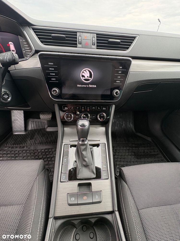 Skoda Superb 2.0 TSI DSG Ambition - 6