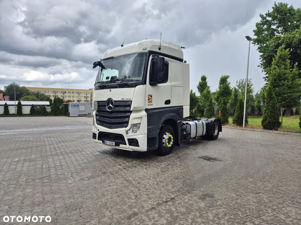 Mercedes-Benz ACTROS - 1