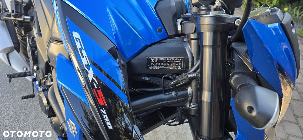 Suzuki GSX - 18
