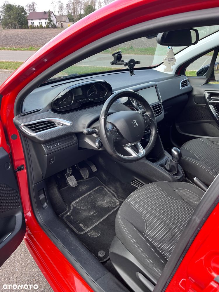 Peugeot 208 1.2 PureTech Allure S&S - 12