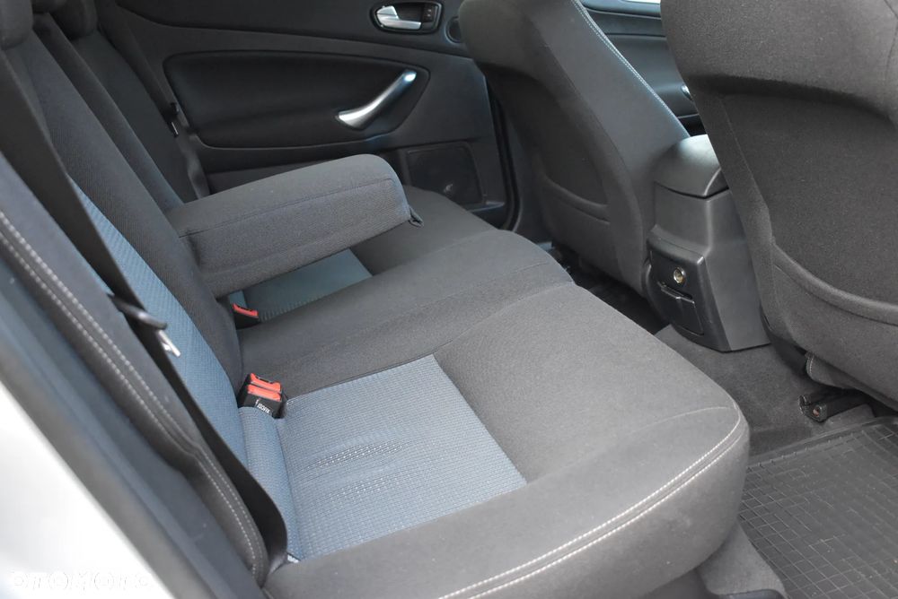 Ford Mondeo 2.0 TDCi Trend - 18