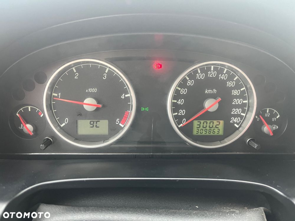 Ford Mondeo 2.0 TDDi Ghia - 5