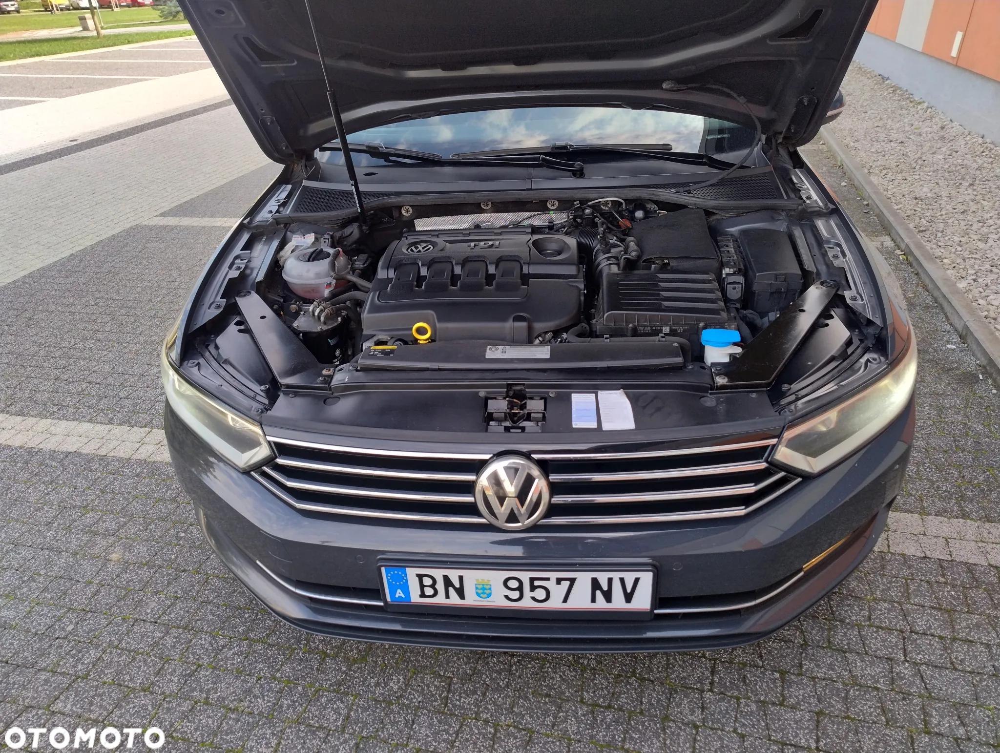 Volkswagen Passat Variant 2.0 TDI (BlueMotion Technology) Trendline - 24